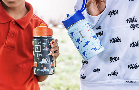 IRON °FLASK Travel-ready bottle supports school outings and car trips