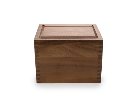 Ironwood Gourmet Acacia recipe box two compartments keep cards organized and accessible.