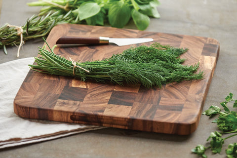 Ironwood Oslo end grain construction detail emphasizes durability and knife-friendliness.