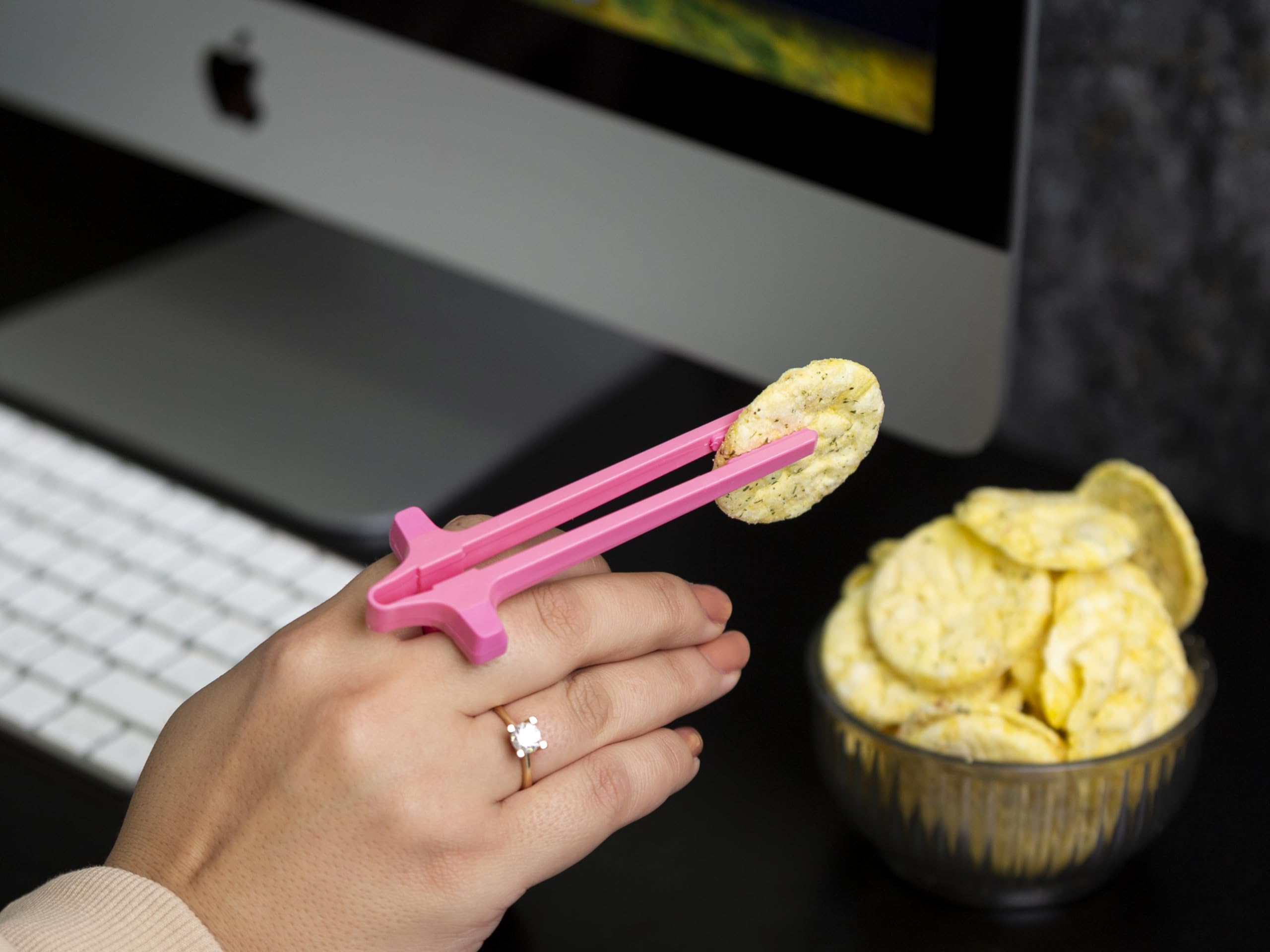 isnack in-use view showing gamer-friendly snacking during gameplay.