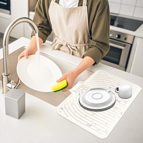 JACZZO easy-clean mat with hanging holes for simple storage.
