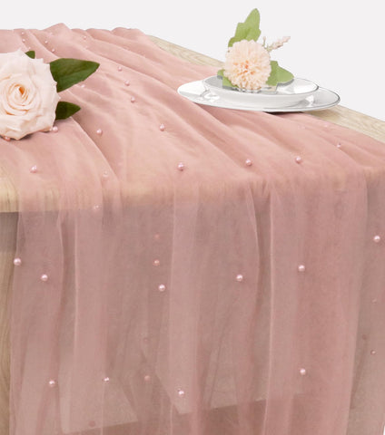 JALANCY pearl table runner in dusty pink on a banquet table for elegant decor