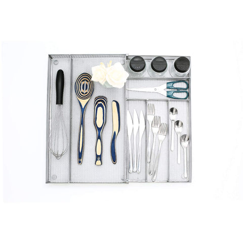 Jane Eyre easy-clean tray prevents water buildup after washing