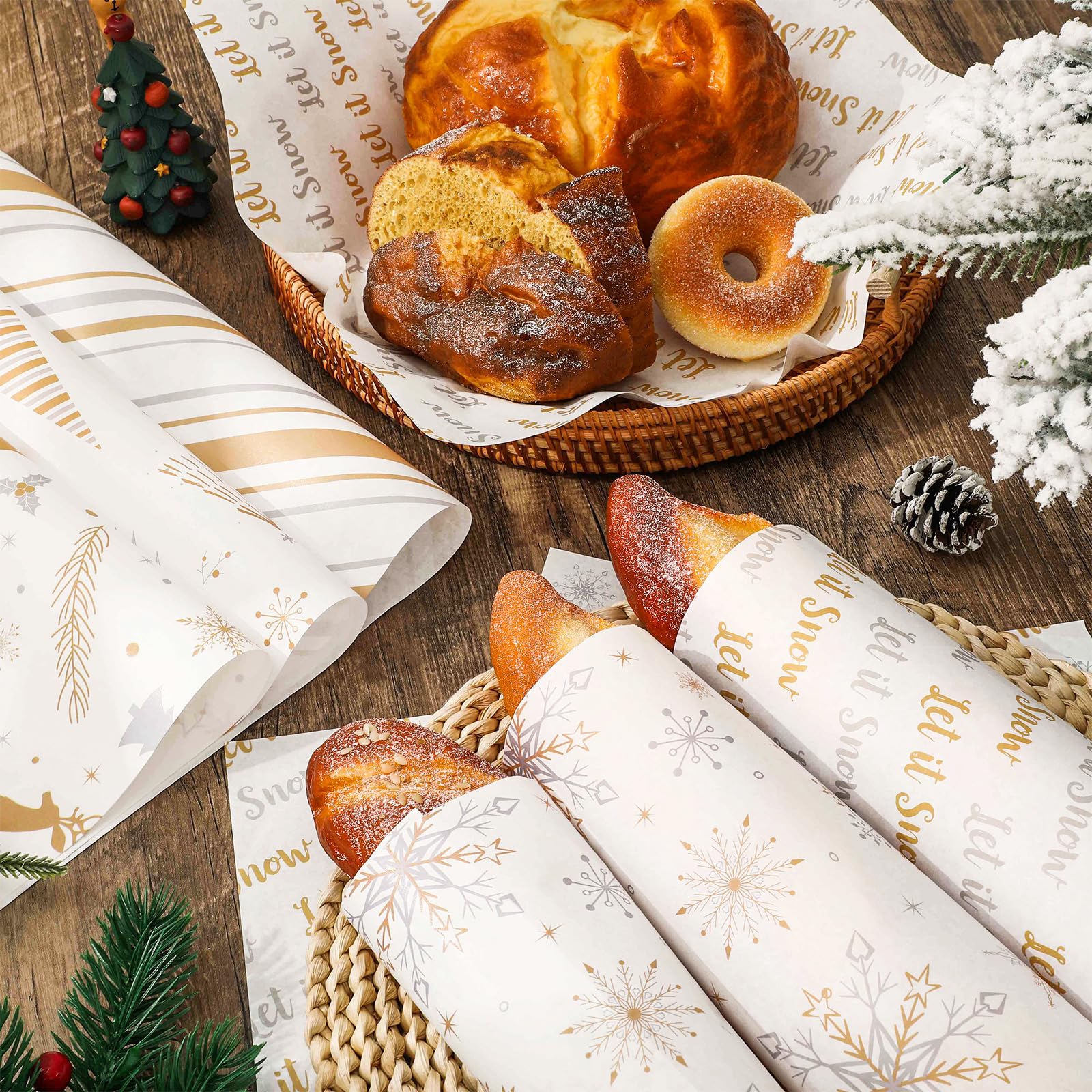 JarThenaAMCS reindeer design wax paper, perfect for wrapping sandwiches and fast food.