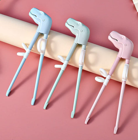 Jawbush indented tips provide easier grip on slippery foods