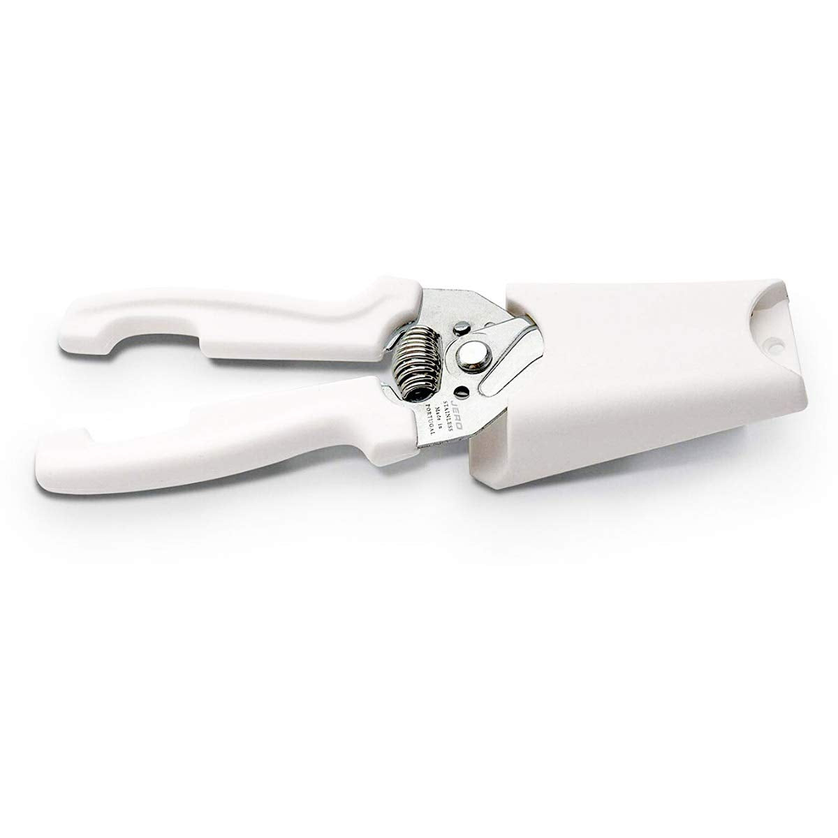 Jero assisted-opening kitchen shears close-up showing effortless operation.