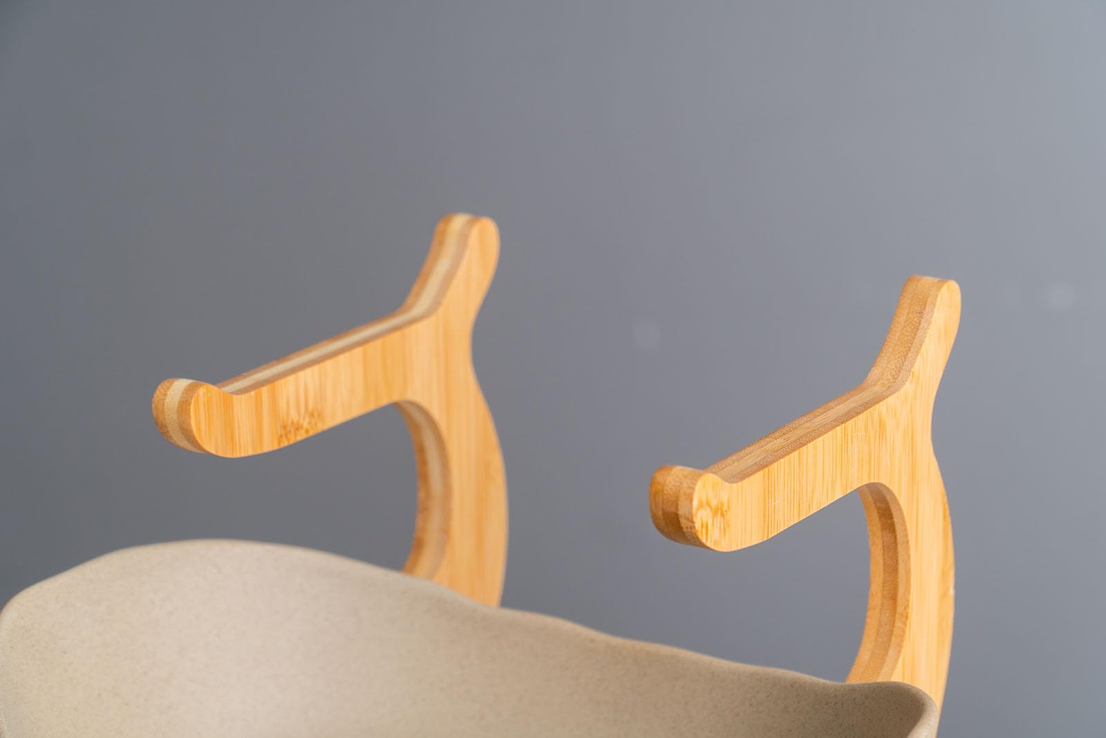 Jessie ceramic design resists rust and cleans easily.