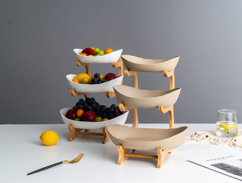 Jessie assembly kit with wooden sticks and nails enables quick setup.