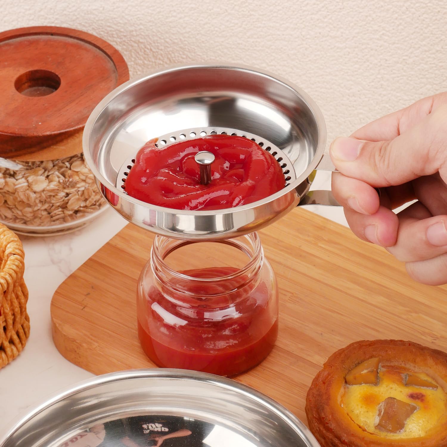 JETONN jams and sauces transfer without mess with the funnels