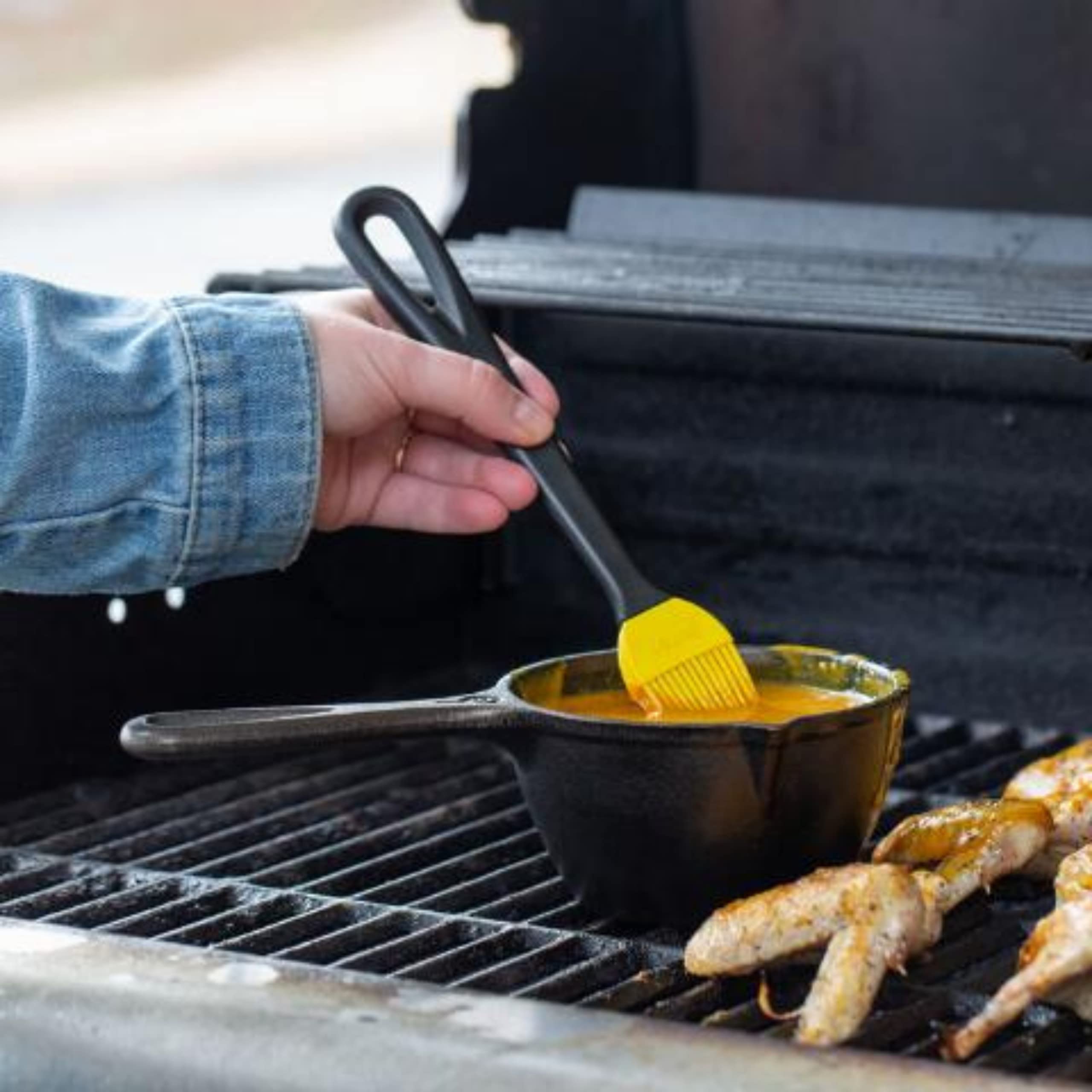 Jim Beam JB0204 heavy-duty construction promises durability for busy kitchens.