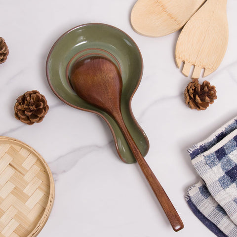JINIHFW spoon rest with wide depression to catch drips.