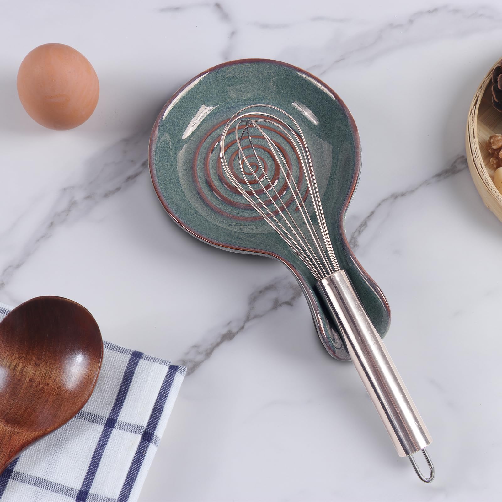 JINIHFW compact spoon rest fits neatly on kitchen counter as everyday essential.