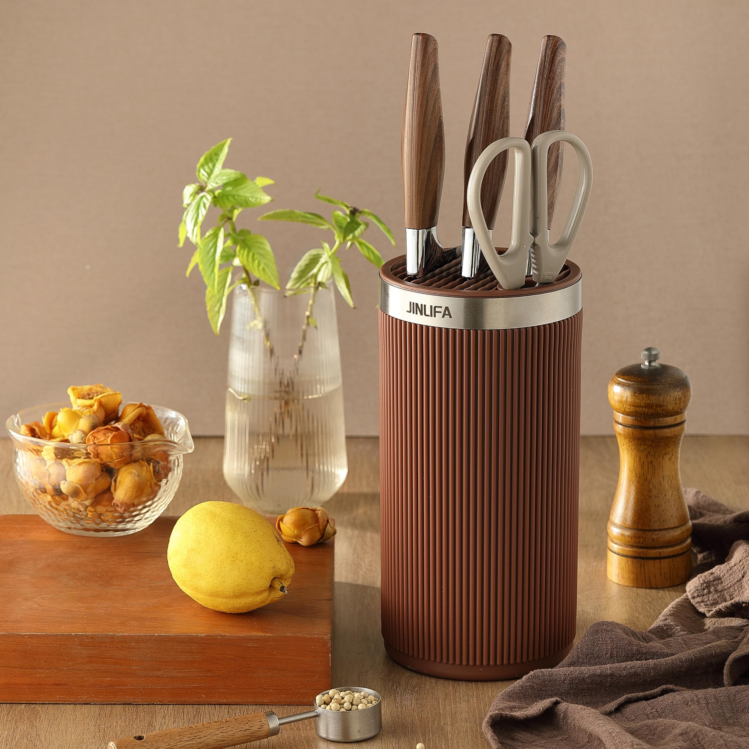 JINLIFA removable insert makes cleaning quick and simple
