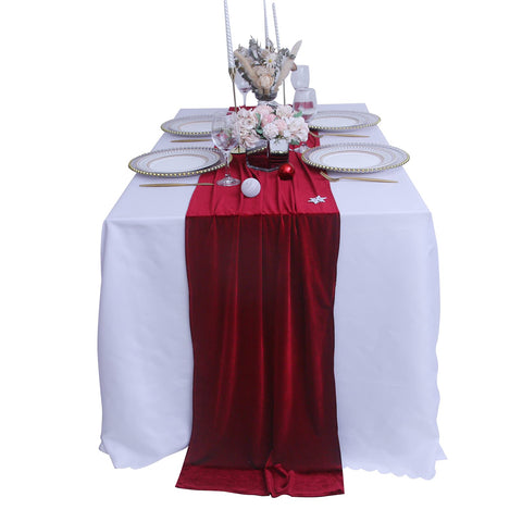 JINVASE velvet runner laid on dining table for festive setup