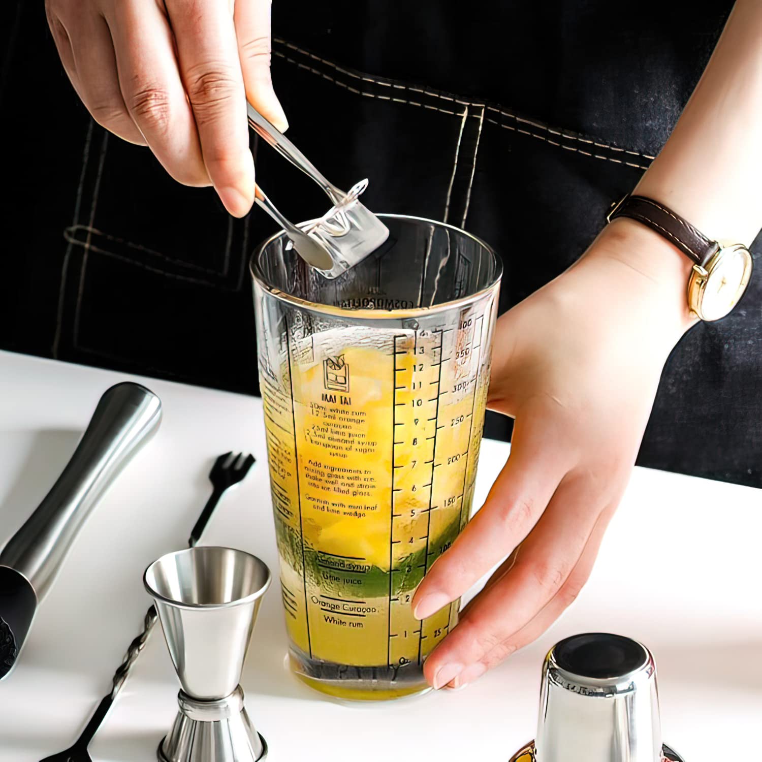 JNWINOG versatile cocktail shaker for whiskey, tequila, and rum mixes