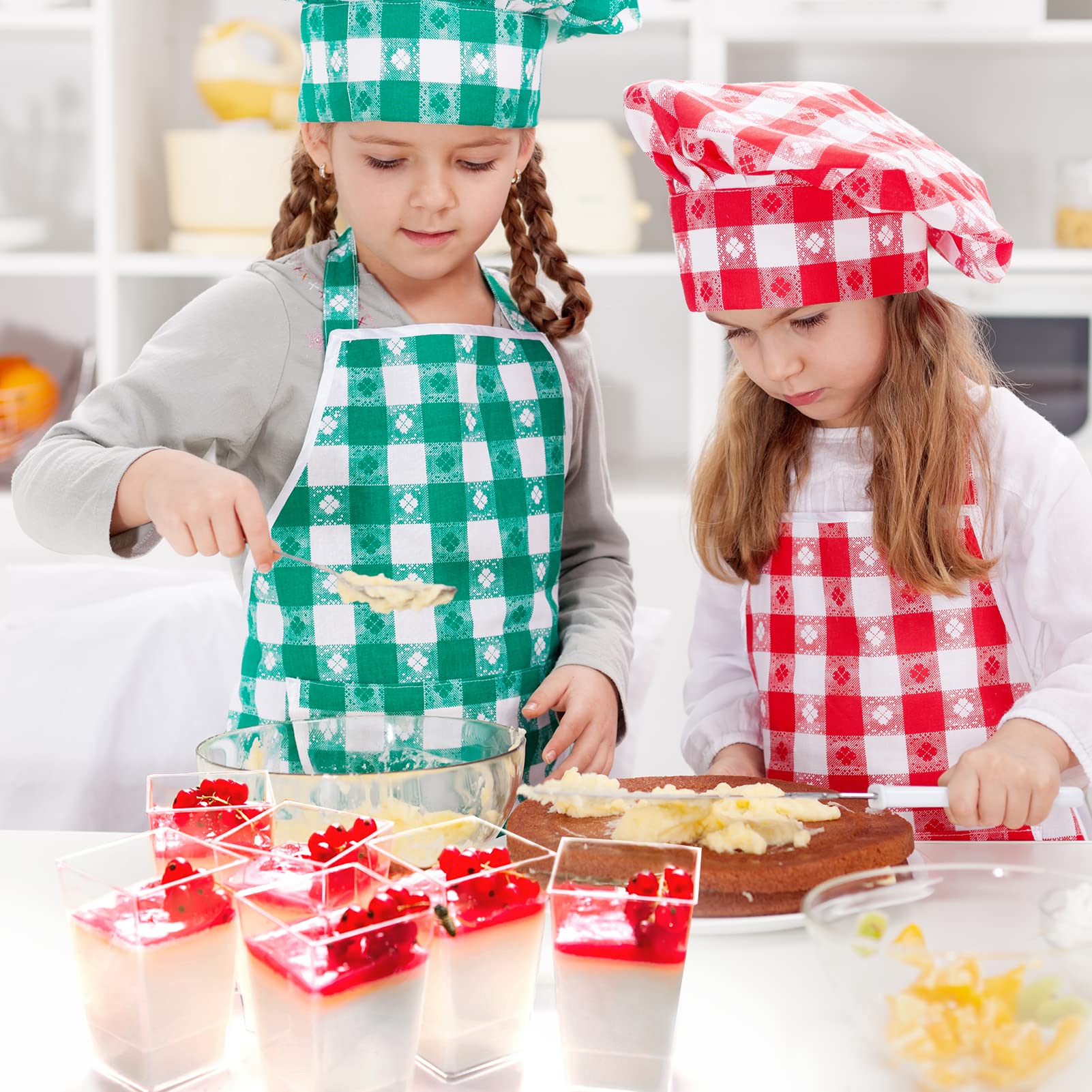 JOLLY CHEF clear cups nest for compact storage.