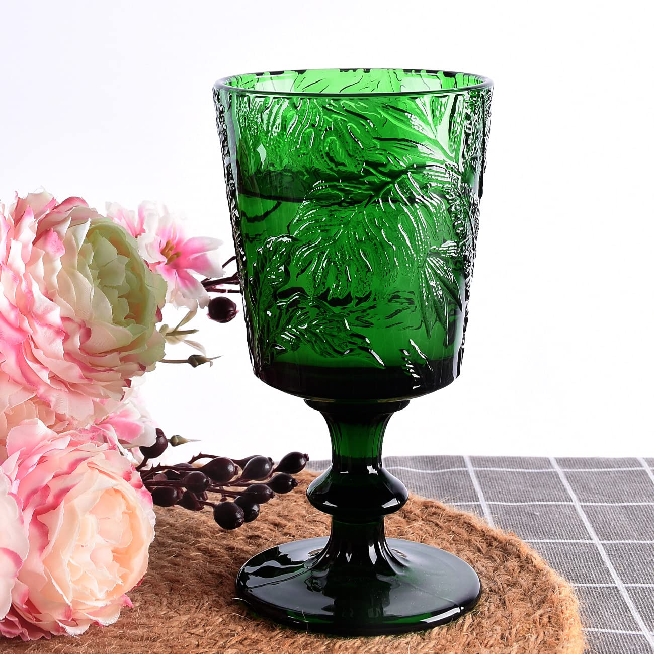 Jomop elegant table-setting green wine glasses elevate home entertaining.