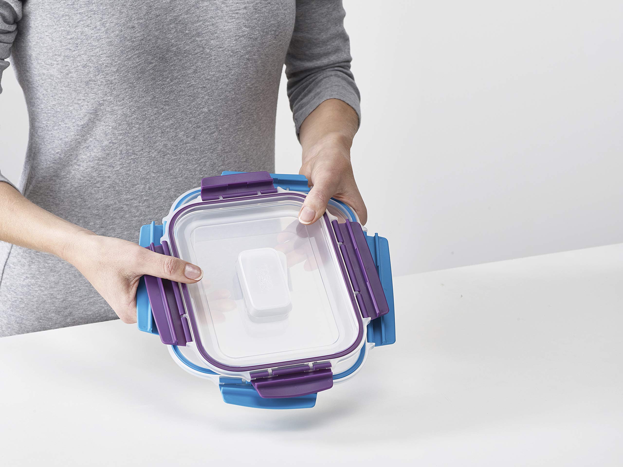 Joseph Joseph Nest Lock snap-together design enables easy nesting