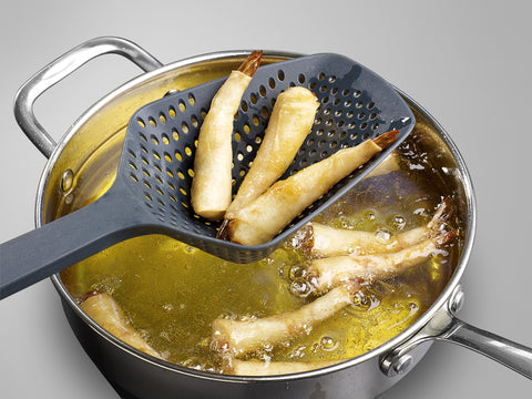 Underside pan hooks let you rest the tool while draining.