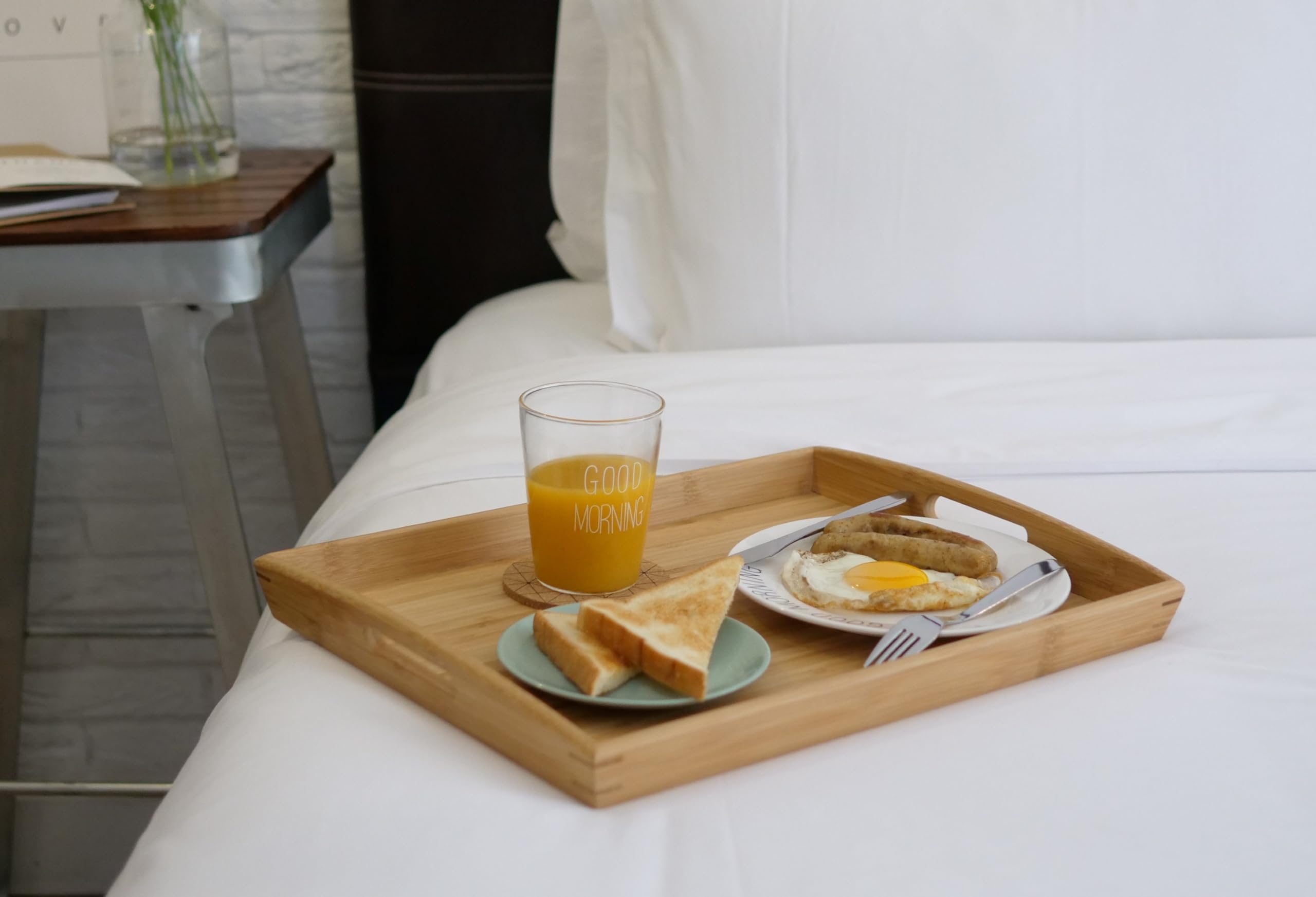 Joy&Grace bamboo tray is easy to wipe clean for quick maintenance.
