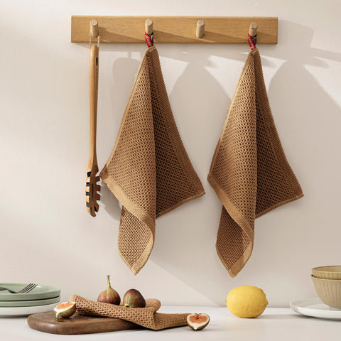 joybest easy-care cloths are machine washable for repeated use.