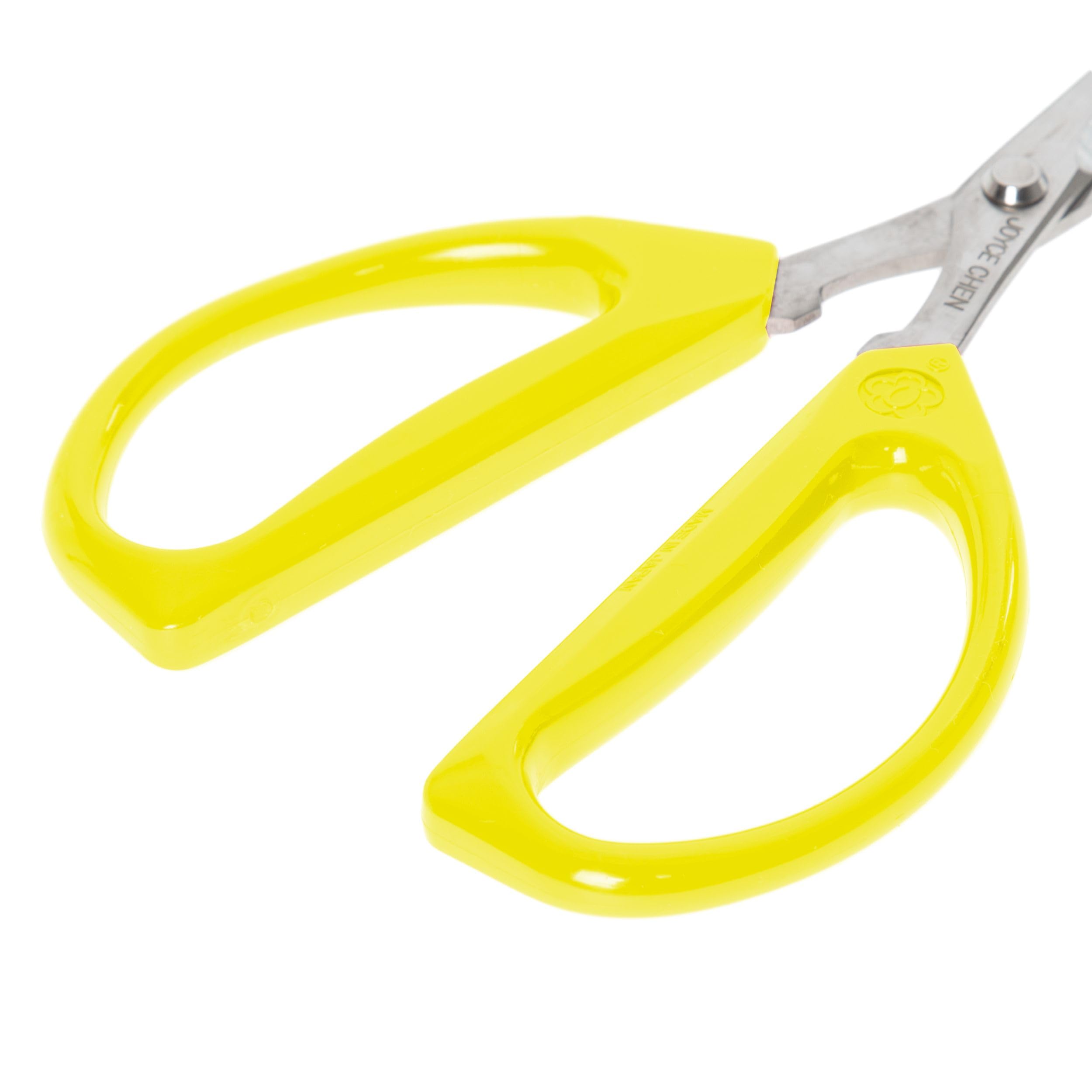 Joyce Chen Unlimited scissors can cut through chicken bones with ease.