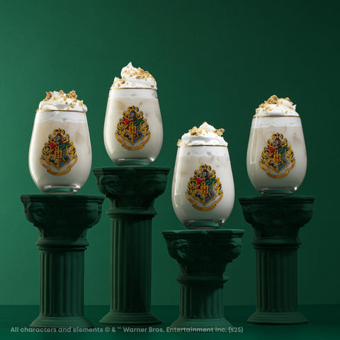 JoyJolt Hogwarts gold rim detail enhances luxurious dining moments