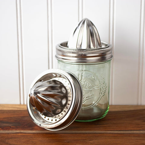 304 stainless steel construction provides durability and BPA-free lemon juice squeezing.