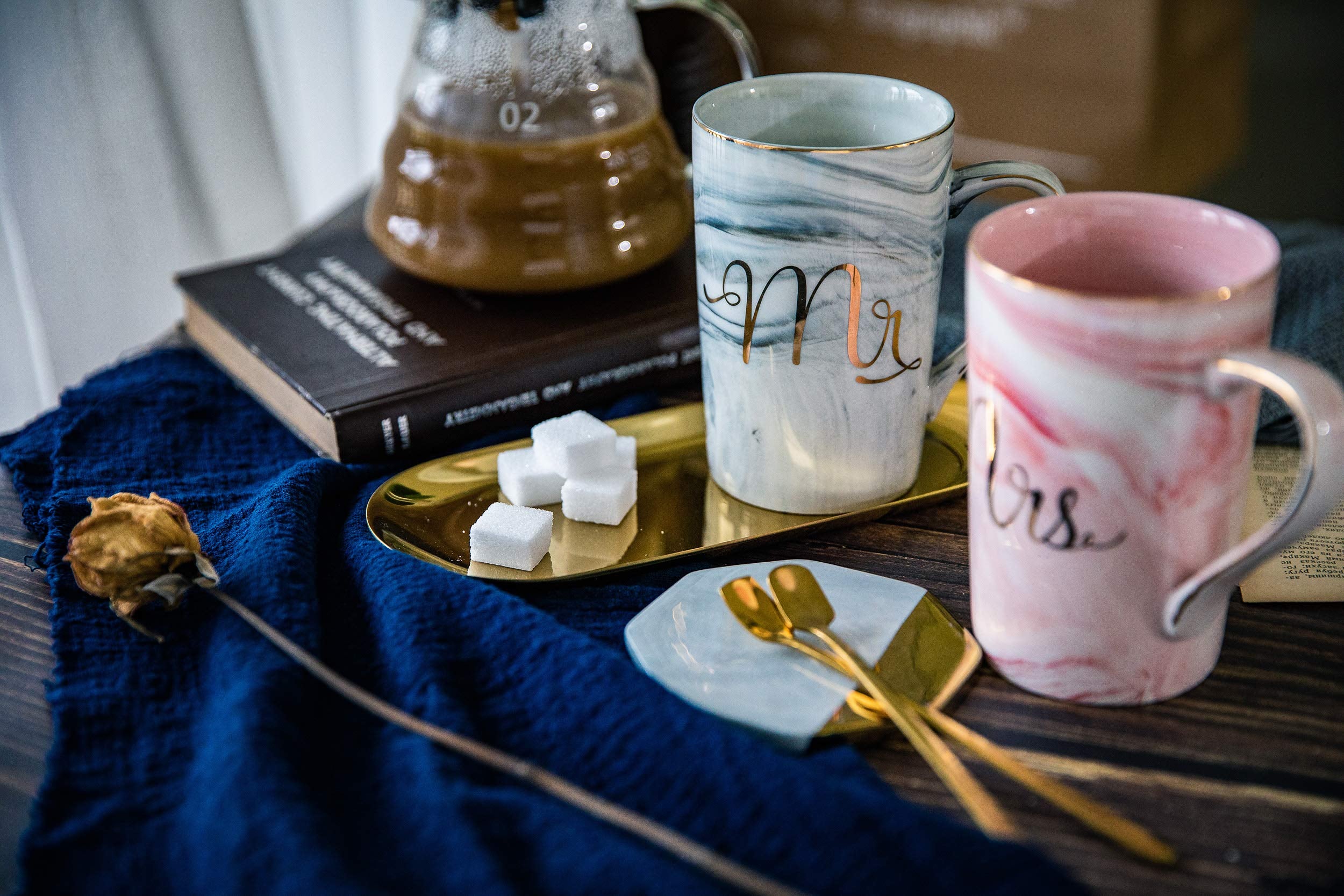 Jumway mugs with lids and spoons for convenient daily use
