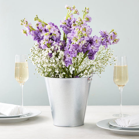 Juvale galvanized buckets with handles for portable beer and wine service.