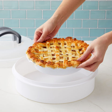 Juvale durable plastic shell of the pie carrier ready for repeated use.
