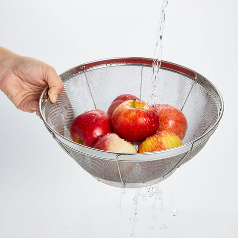 Juvale rice/quinoa strainer handles bulk rinsing with generous capacity.