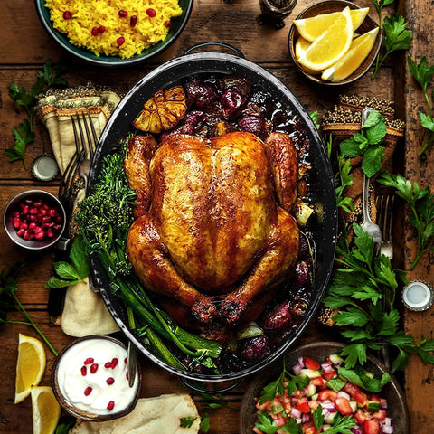 JY COOKMENT oval roaster pan promotes uniform heat for juicy roasts.