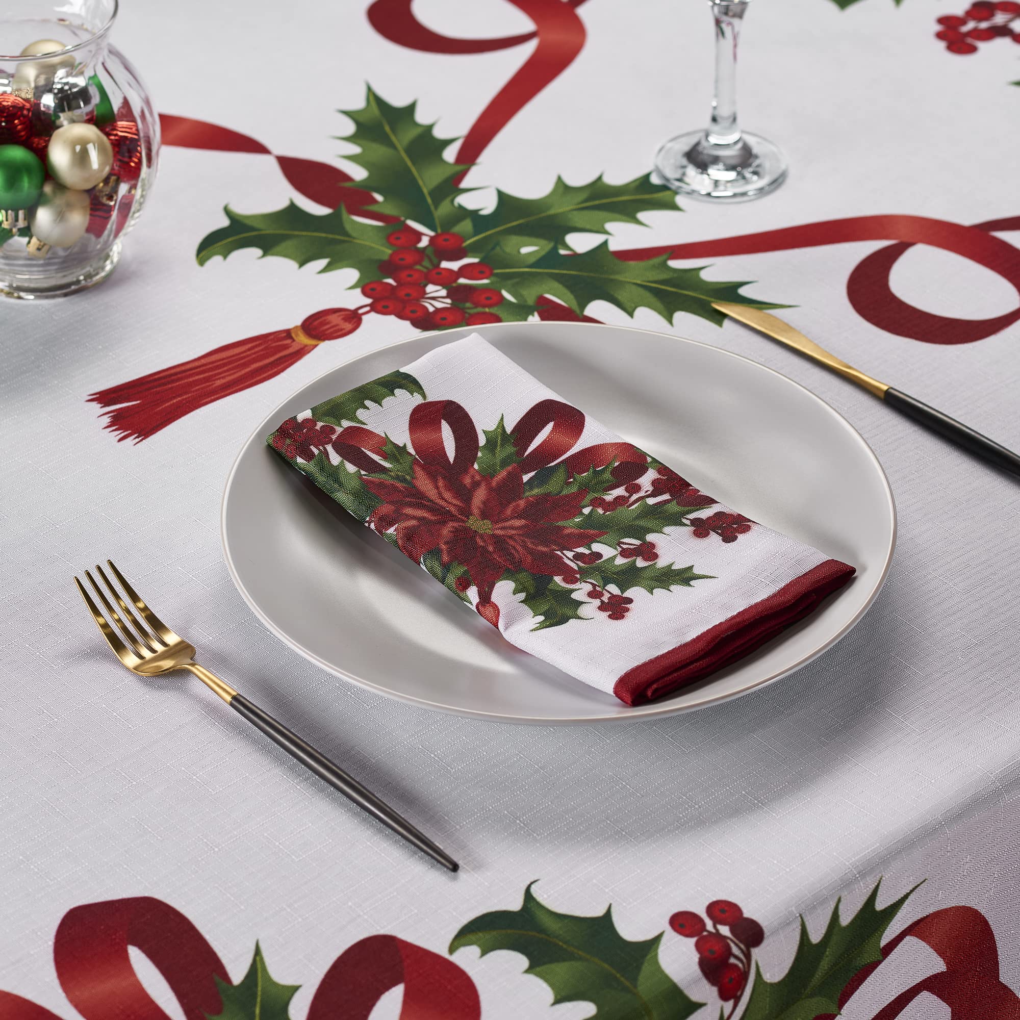 Kadut heavy-duty polyester delivers durable table protection for celebrations