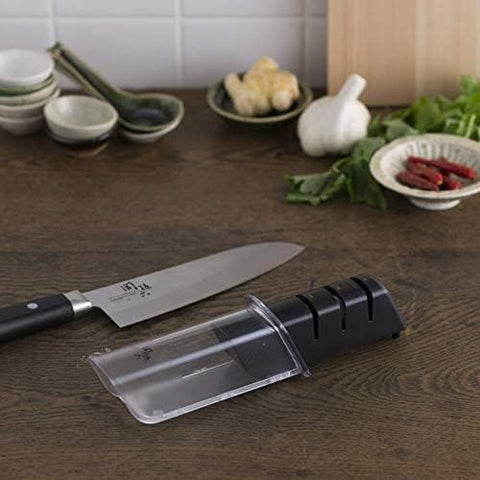 Kai Seki Magoroku sharpener side profile highlights slim footprint