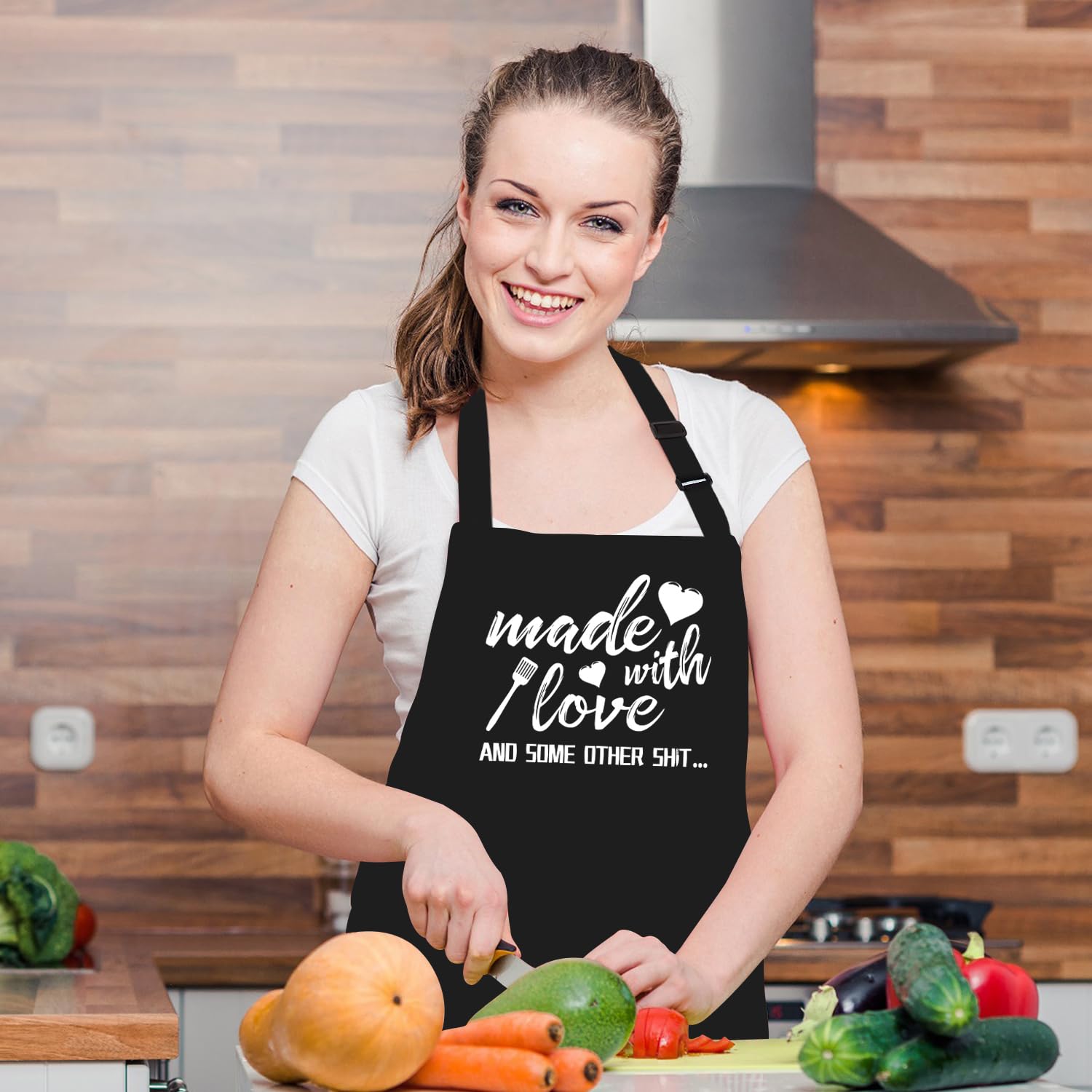 Kaidouma durable cotton apron ideal for baking, grilling, and gardening.
