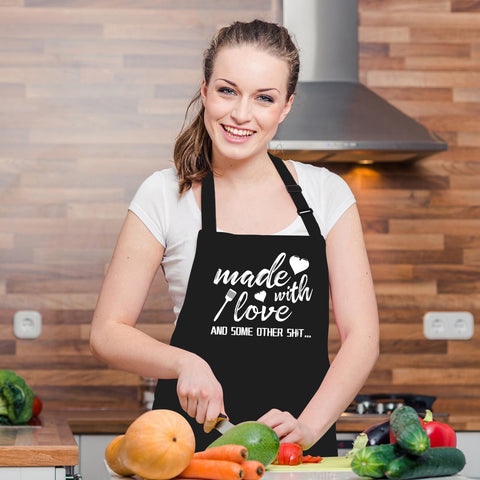 Kaidouma durable cotton apron ideal for baking, grilling, and gardening.
