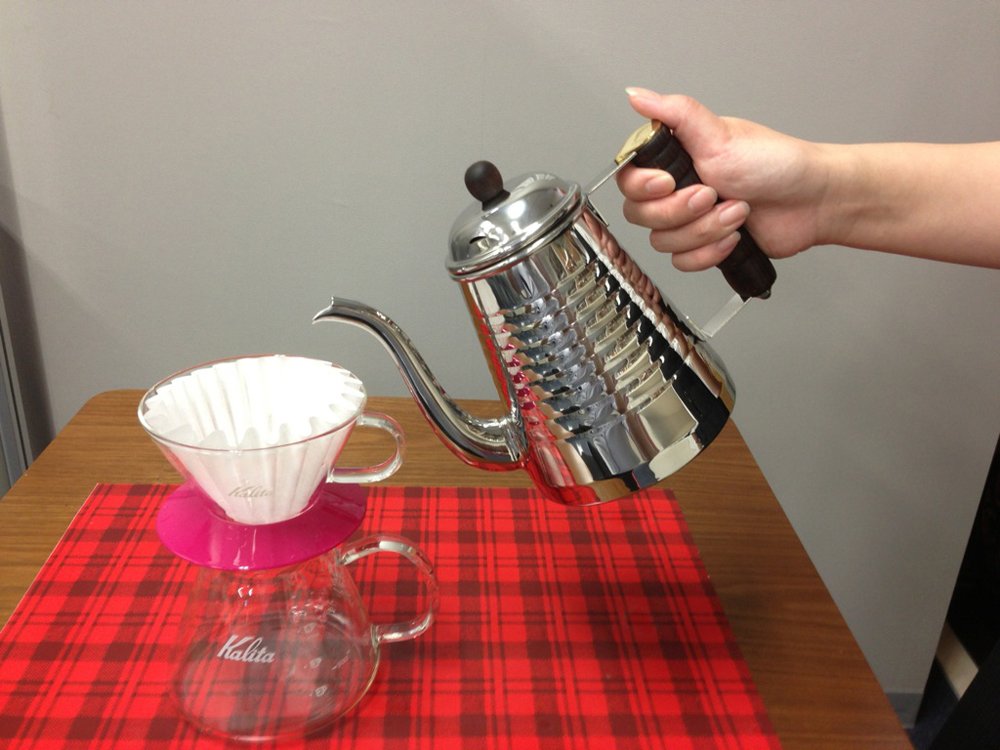 Kalita Wave 185 white 100-pack packaging for easy brewing