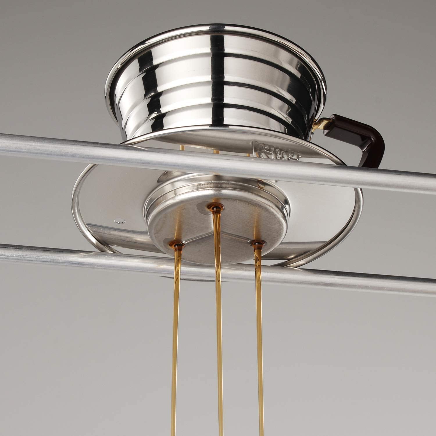 Kalita Wave Series 155 side view shows ergonomic handle for steady pouring