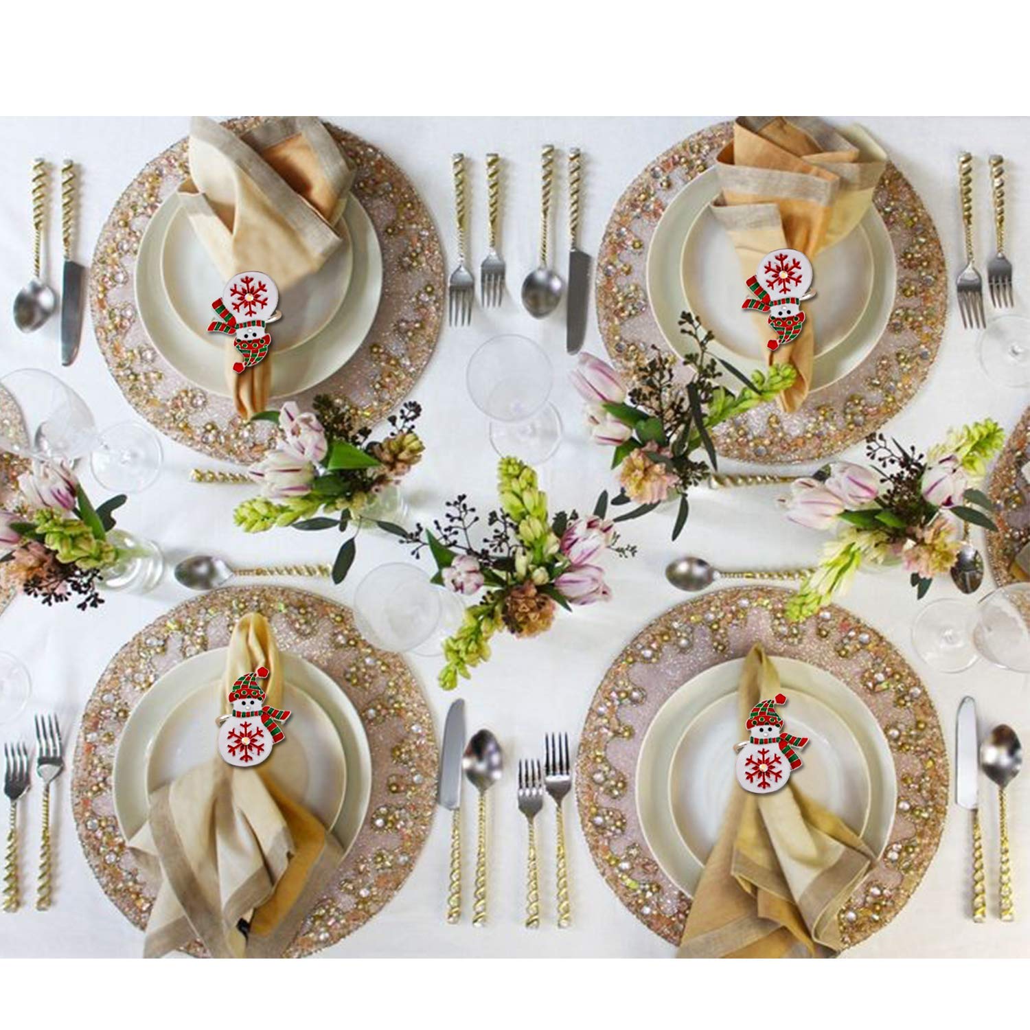 Kalopro napkin buckle highlights Christmas theme on dining tables.