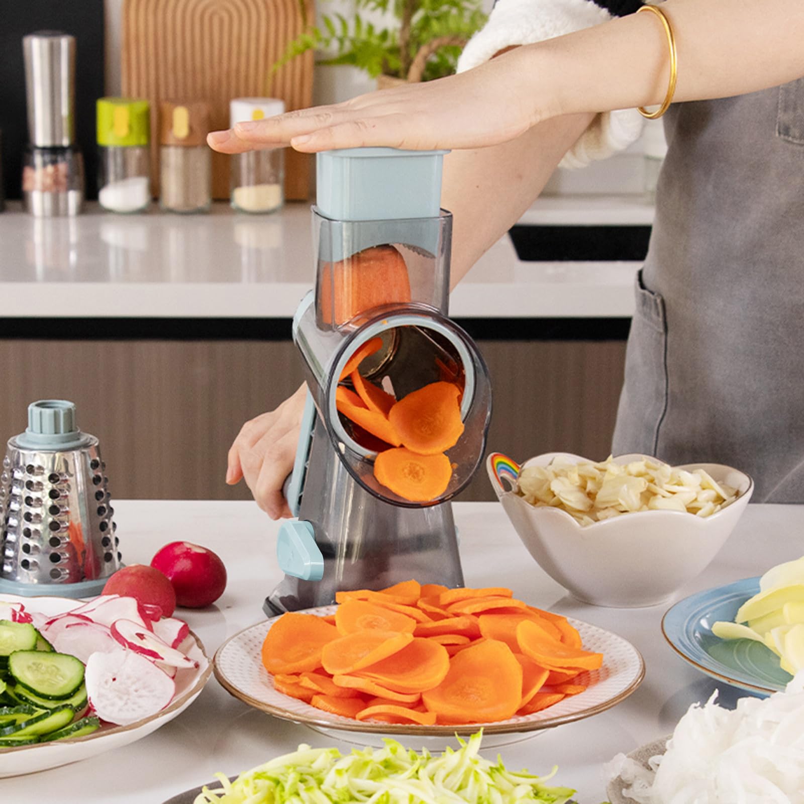 KalraMay multi-use grater handles vegetables and fruits with ease