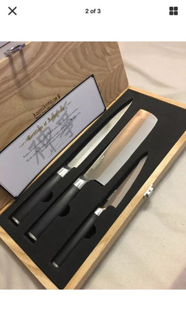 Certificate of authenticity included with the Kamikoto Kanpeki knife set box
