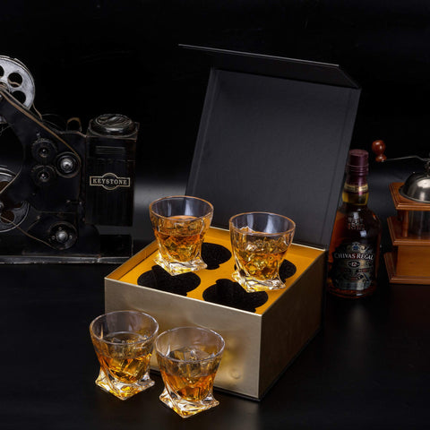 KANARS 10 oz capacity fits rocks and large ice cubes.