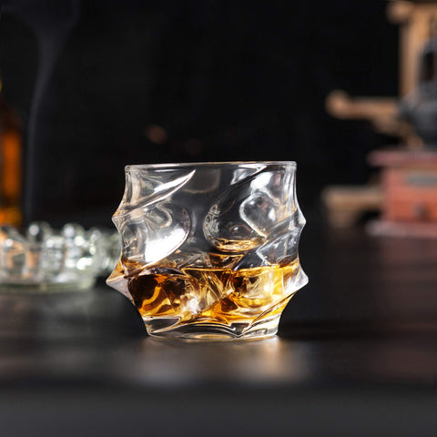 KANARS crystal rock glass close-up shows the heavy base for stability.