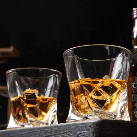 KANARS dishwasher-safe glass simplifies cleanup after gatherings.