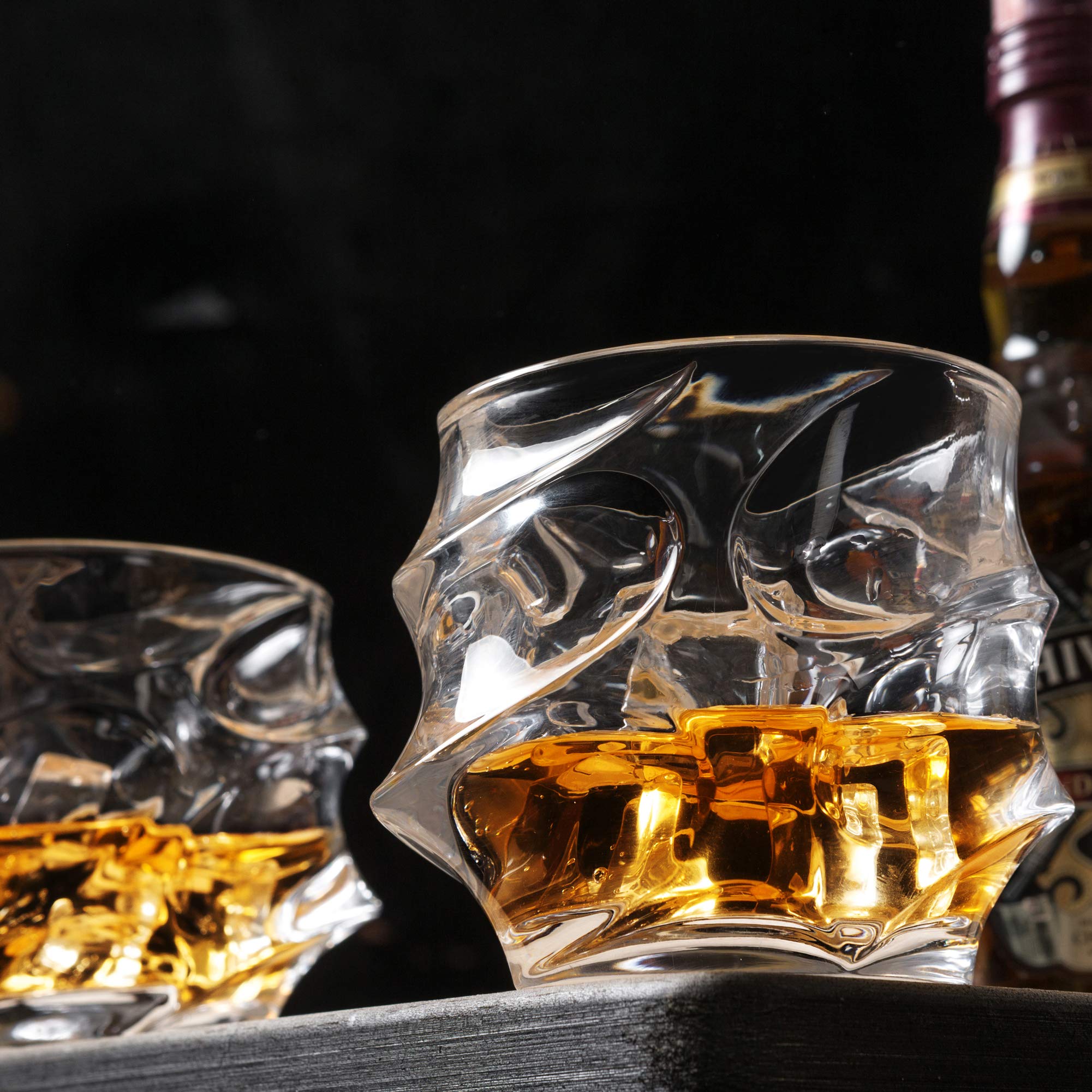 KANARS heavy-base whiskey glass emphasizes balanced feel and stable presentation.