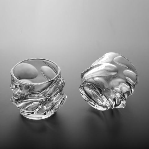 KANARS single malt aroma is captured by the flared mouth for enhanced aroma.