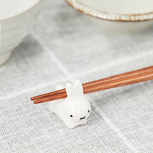 Kaneshotouki Miffy chopsticks rest rabbit-stand shape supports clean meals