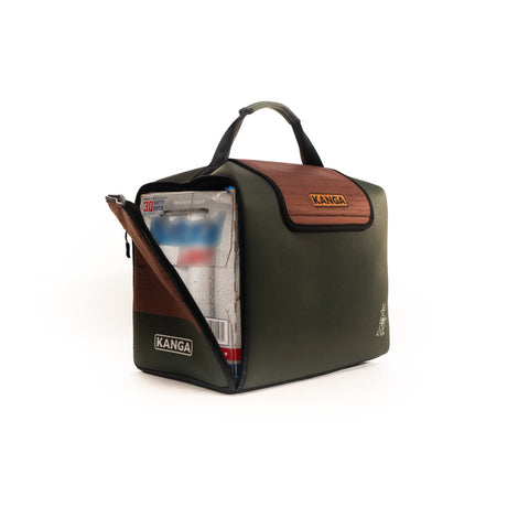 Kanga insulation layer keeps beverages cooler longer during trips.