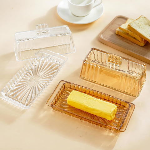 Kanpura butter dish lid with grip demonstrates easy opening.